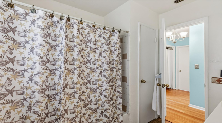 Clearwater, Florida 33755, 3 Bedroom Bedrooms, ,2 Bathroombathrooms,Residential,For Sale,Erin,0,Mfrtb8504501