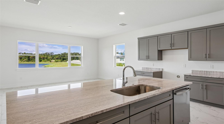 Parrish, Florida 34219, 3 Bedroom Bedrooms, ,3 Bathroombathrooms,Residential,For Sale,Golden Beach,0,Mfrtb8526019