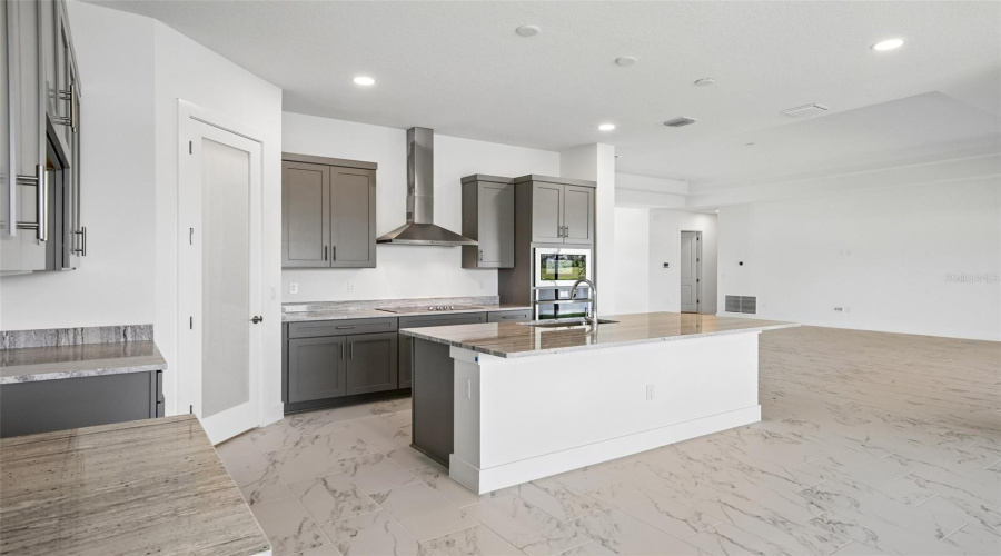Parrish, Florida 34219, 3 Bedroom Bedrooms, ,3 Bathroombathrooms,Residential,For Sale,Golden Beach,0,Mfrtb8526019