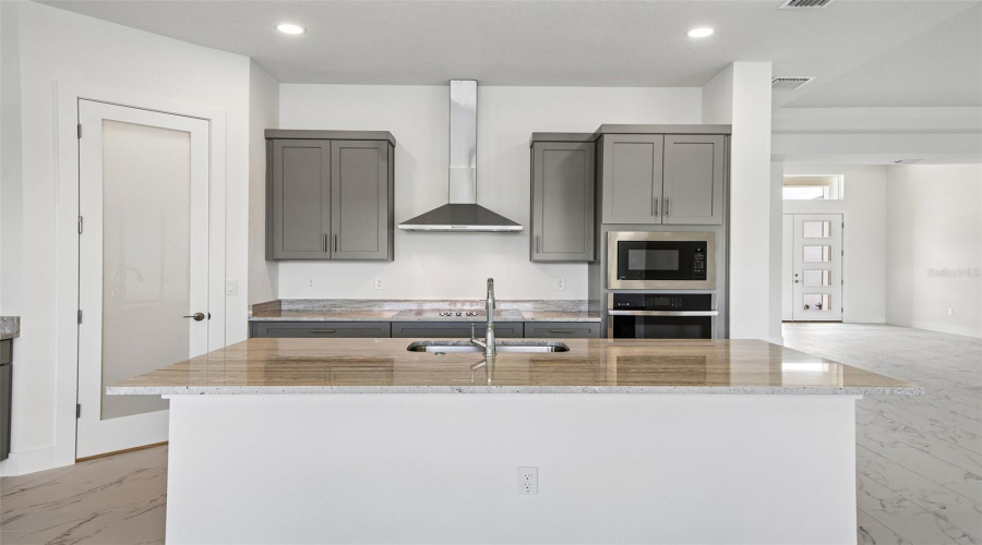 Parrish, Florida 34219, 3 Bedroom Bedrooms, ,3 Bathroombathrooms,Residential,For Sale,Golden Beach,0,Mfrtb8526019