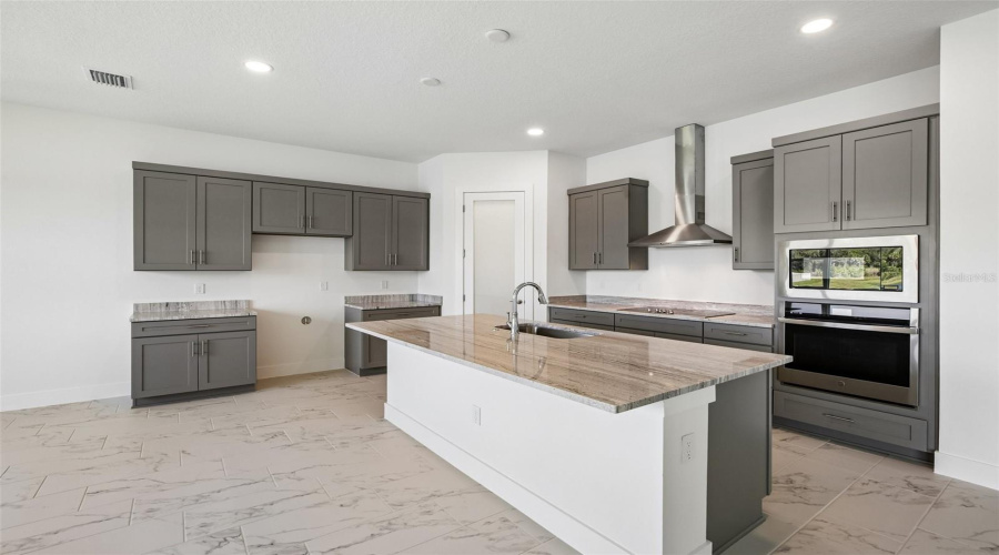 Parrish, Florida 34219, 3 Bedroom Bedrooms, ,3 Bathroombathrooms,Residential,For Sale,Golden Beach,0,Mfrtb8526019