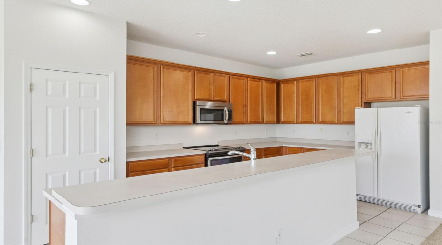 Clermont, Florida 34711, 3 Bedroom Bedrooms, ,2 Bathroombathrooms,Residential,For Sale,Lakeview Pointe,0,Mfro6428402