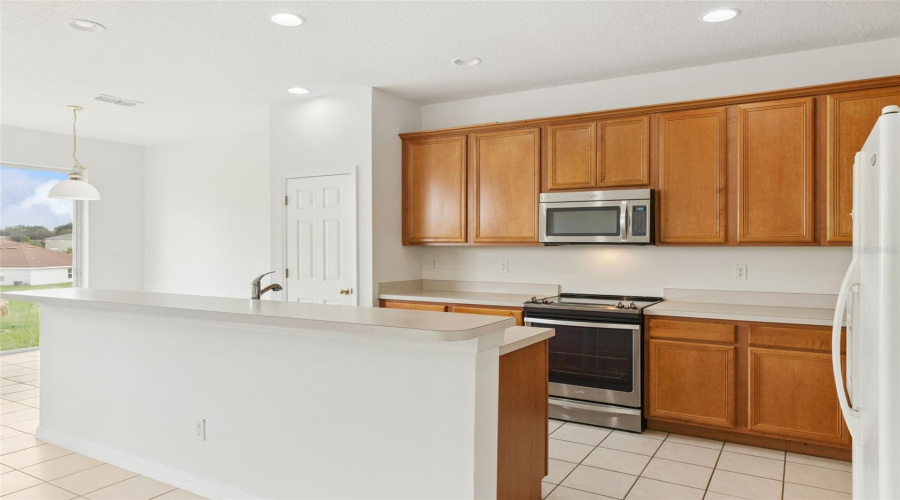 Clermont, Florida 34711, 3 Bedroom Bedrooms, ,2 Bathroombathrooms,Residential,For Sale,Lakeview Pointe,0,Mfro6428402