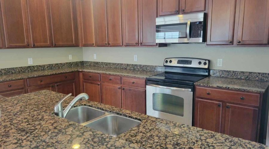 Tarpon Springs, Florida 34689, 4 Bedroom Bedrooms, ,2 Bathroombathrooms,Residential,For Sale,Hillview,0,Mfrtb8484348