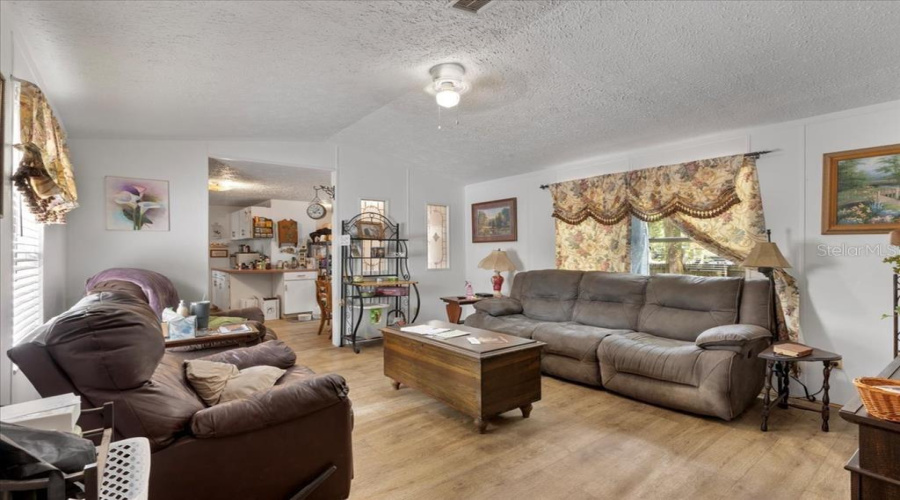 Trenton, Florida 32693, 2 Bedroom Bedrooms, ,2 Bathroombathrooms,Residential,For Sale,11Th,0,Mfrgc540259