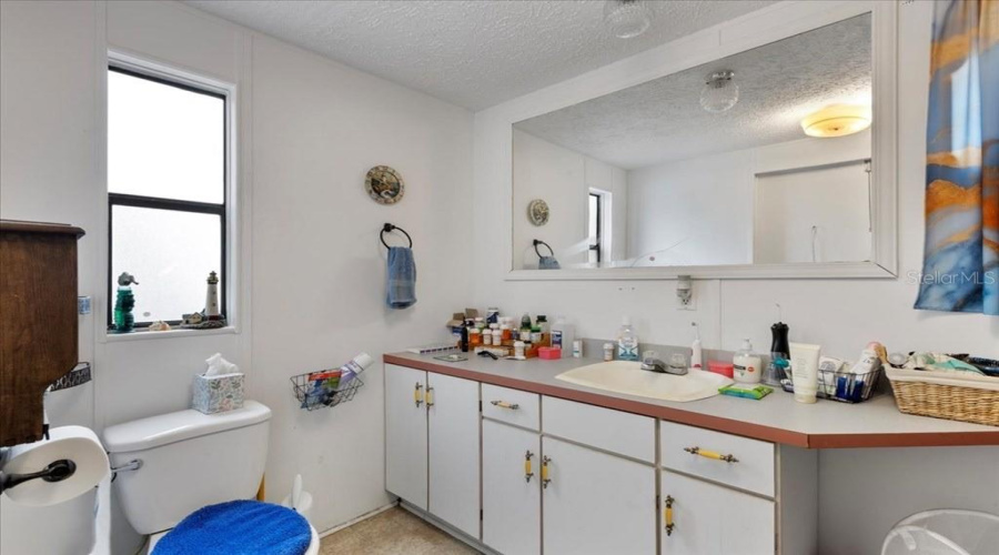Trenton, Florida 32693, 2 Bedroom Bedrooms, ,2 Bathroombathrooms,Residential,For Sale,11Th,0,Mfrgc540259