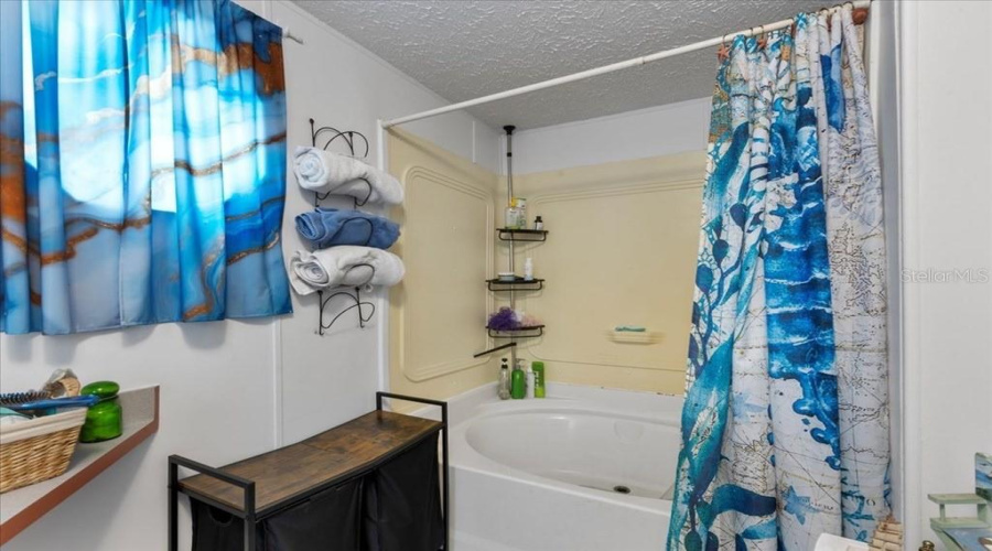 Trenton, Florida 32693, 2 Bedroom Bedrooms, ,2 Bathroombathrooms,Residential,For Sale,11Th,0,Mfrgc540259