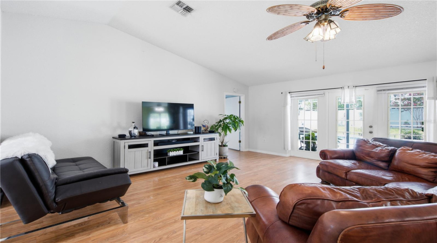 Spring Hill, Florida 34609, 3 Bedroom Bedrooms, ,2 Bathroombathrooms,Residential,For Sale,Linden,0,Mfrtb8531058