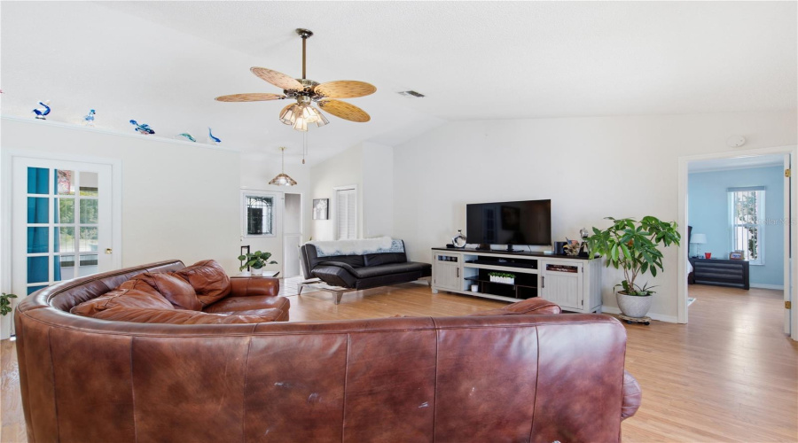 Spring Hill, Florida 34609, 3 Bedroom Bedrooms, ,2 Bathroombathrooms,Residential,For Sale,Linden,0,Mfrtb8531058