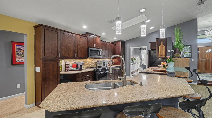 Longwood, Florida 32779, 5 Bedroom Bedrooms, ,3 Bathroombathrooms,Residential,For Sale,Longmeadow,0,Mfrtb8533300