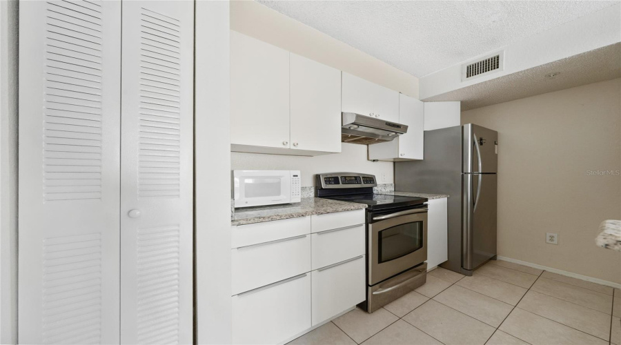 Kissimmee, Florida 34741, 2 Bedroom Bedrooms, ,2 Bathroombathrooms,Residential,For Sale,Key West,0,Mfrs5146825