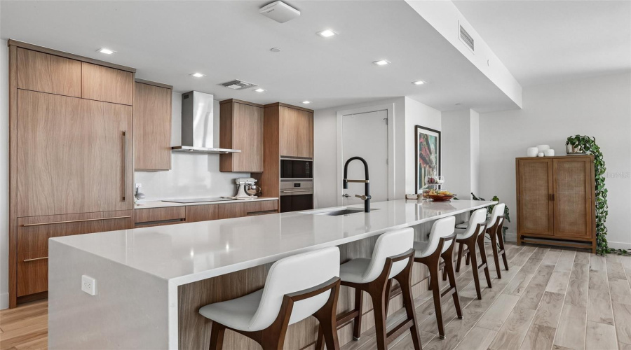 Tampa, Florida 33611, 4 Bedroom Bedrooms, ,3 Bathroombathrooms,Residential,For Sale,Marina,0,Mfrtb8518221