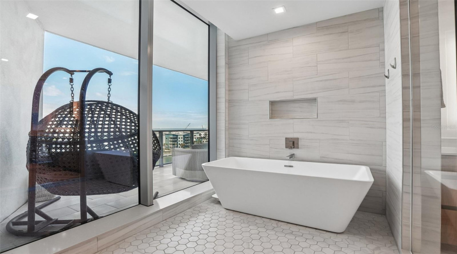 Tampa, Florida 33611, 4 Bedroom Bedrooms, ,3 Bathroombathrooms,Residential,For Sale,Marina,0,Mfrtb8518221