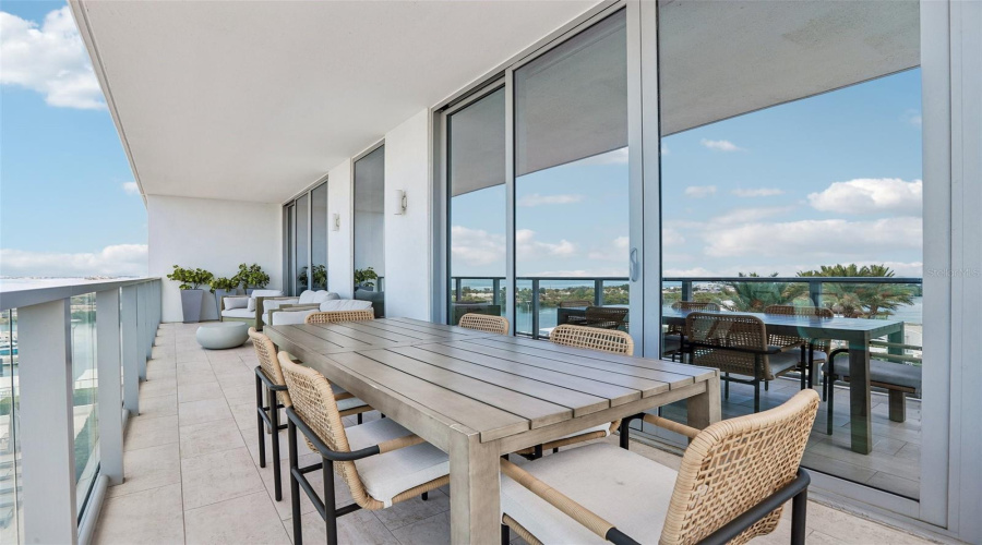 Tampa, Florida 33611, 4 Bedroom Bedrooms, ,3 Bathroombathrooms,Residential,For Sale,Marina,0,Mfrtb8518221