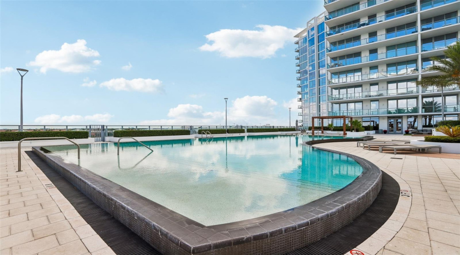 Tampa, Florida 33611, 4 Bedroom Bedrooms, ,3 Bathroombathrooms,Residential,For Sale,Marina,0,Mfrtb8518221