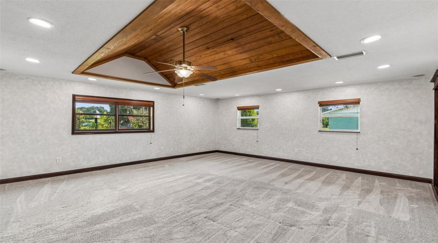 Deland, Florida 32720, 3 Bedroom Bedrooms, ,2 Bathroombathrooms,Residential,For Sale,Voorhis,0,Mfrtb8526238