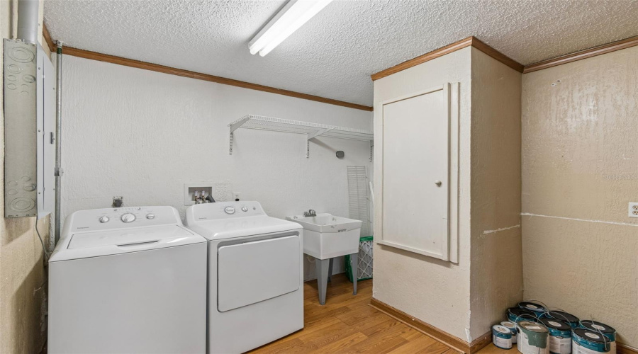 Deland, Florida 32720, 3 Bedroom Bedrooms, ,2 Bathroombathrooms,Residential,For Sale,Voorhis,0,Mfrtb8526238
