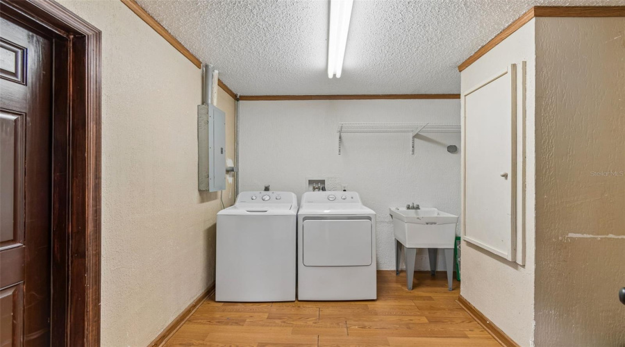 Deland, Florida 32720, 3 Bedroom Bedrooms, ,2 Bathroombathrooms,Residential,For Sale,Voorhis,0,Mfrtb8526238