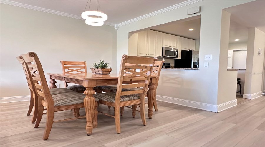 Sarasota, Florida 34243, 2 Bedroom Bedrooms, ,2 Bathroombathrooms,Residential,For Sale,Country Club,0,Mfra4704052