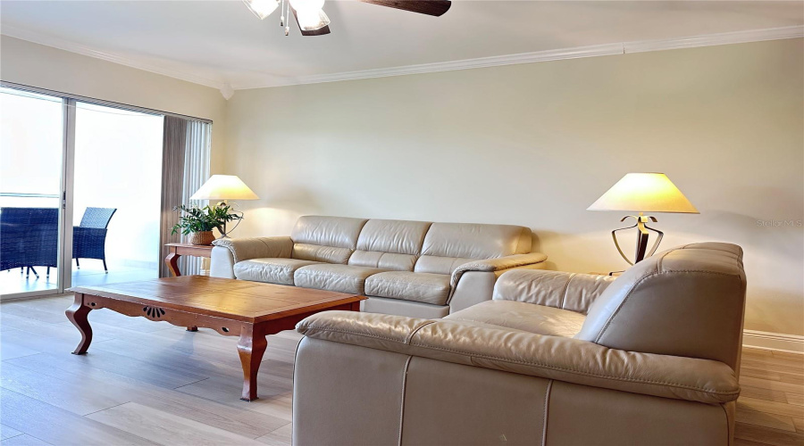 Sarasota, Florida 34243, 2 Bedroom Bedrooms, ,2 Bathroombathrooms,Residential,For Sale,Country Club,0,Mfra4704052