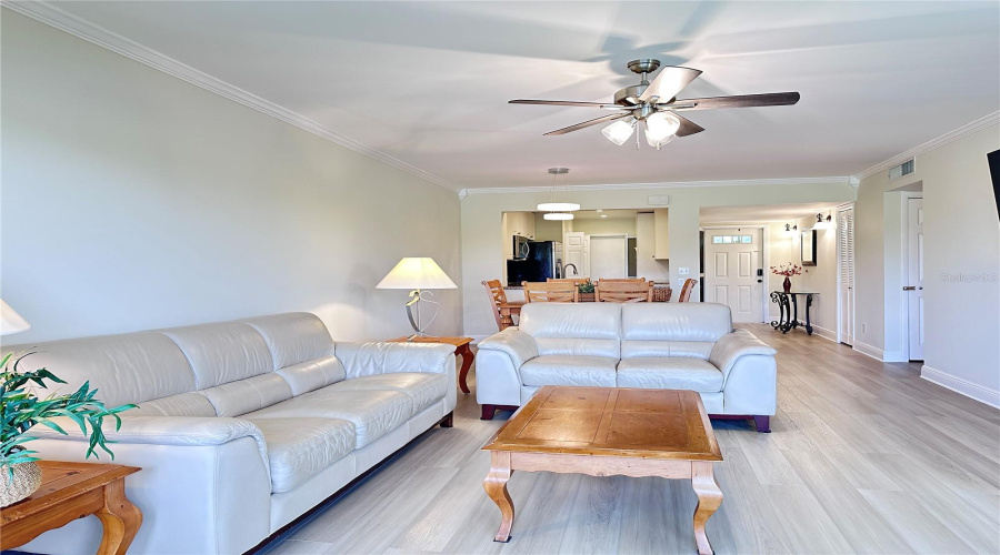 Sarasota, Florida 34243, 2 Bedroom Bedrooms, ,2 Bathroombathrooms,Residential,For Sale,Country Club,0,Mfra4704052