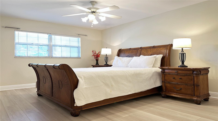 Sarasota, Florida 34243, 2 Bedroom Bedrooms, ,2 Bathroombathrooms,Residential,For Sale,Country Club,0,Mfra4704052