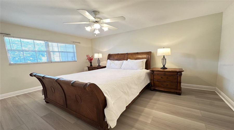 Sarasota, Florida 34243, 2 Bedroom Bedrooms, ,2 Bathroombathrooms,Residential,For Sale,Country Club,0,Mfra4704052