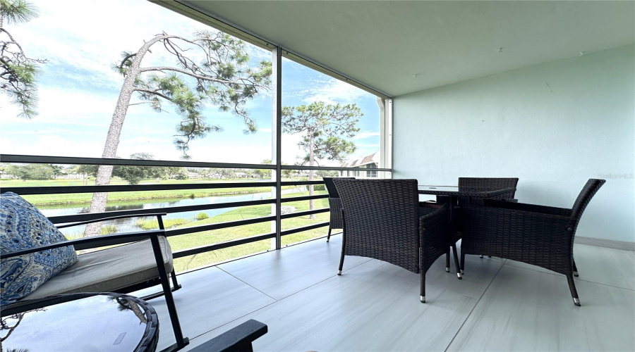 Very Spacious Lanai