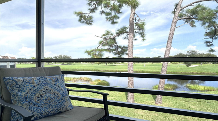 Sarasota, Florida 34243, 2 Bedroom Bedrooms, ,2 Bathroombathrooms,Residential,For Sale,Country Club,0,Mfra4704052
