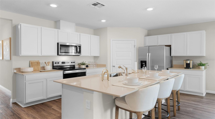 Lakeland, Florida 33810, 5 Bedroom Bedrooms, ,3 Bathroombathrooms,Residential,For Sale,Fennec Fox,0,Mfro6377726