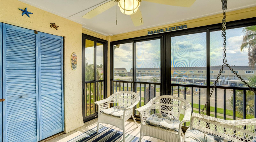 Enclosed Porch With Laundry Closet