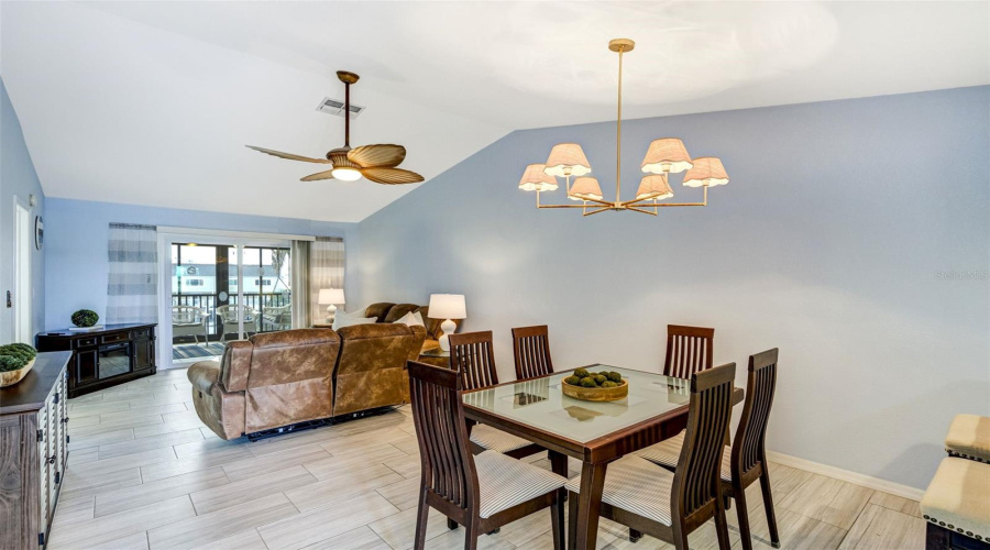 Open Room With Vaulted Ceilings