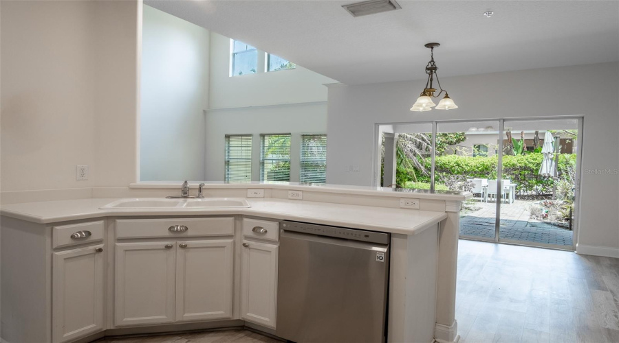 Orlando, Florida 32819, 3 Bedroom Bedrooms, ,2 Bathroombathrooms,Residential,For Sale,Sorrento,0,Mfrs5149907