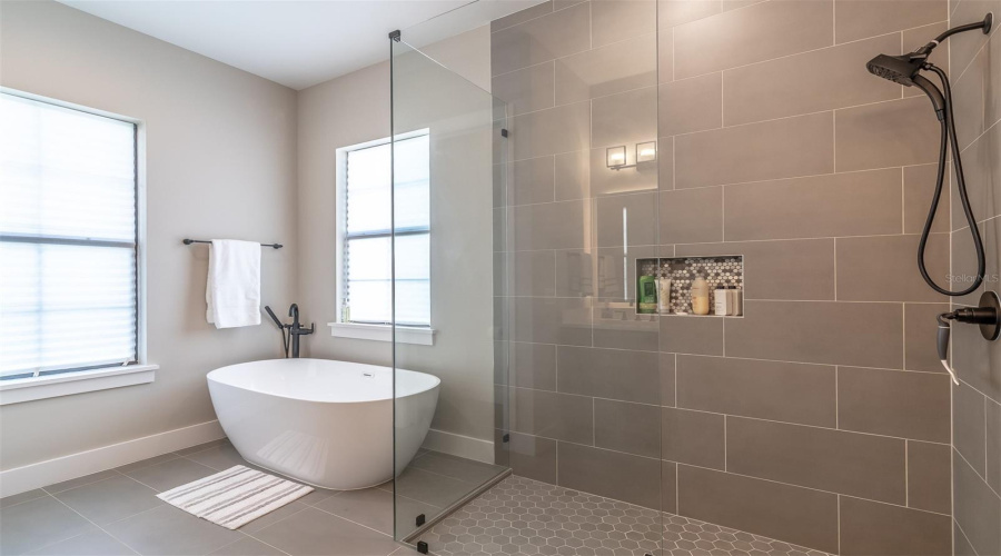 Primary Bath With Lots Of Natural Light.
