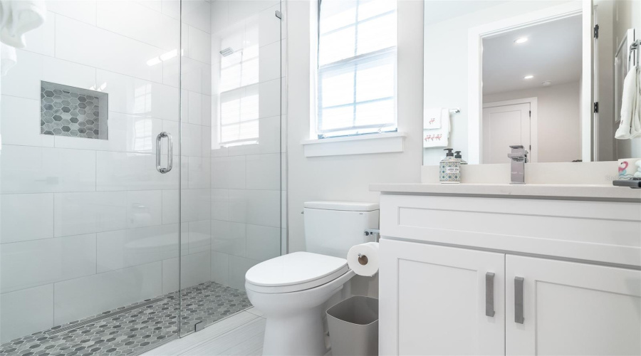 Third Bedroom En Suite Bath.