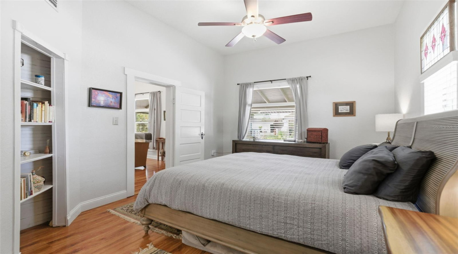 Tampa, Florida 33603, 3 Bedroom Bedrooms, ,2 Bathroombathrooms,Residential,For Sale,Woodrow,0,Mfrtb8511020