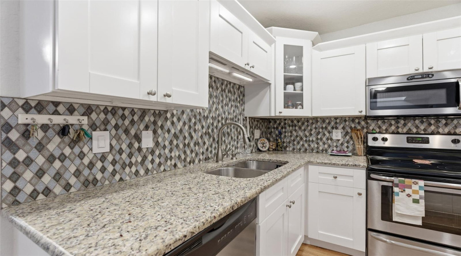 Tampa, Florida 33603, 3 Bedroom Bedrooms, ,2 Bathroombathrooms,Residential,For Sale,Woodrow,0,Mfrtb8511020