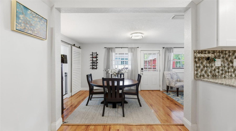 Tampa, Florida 33603, 3 Bedroom Bedrooms, ,2 Bathroombathrooms,Residential,For Sale,Woodrow,0,Mfrtb8511020