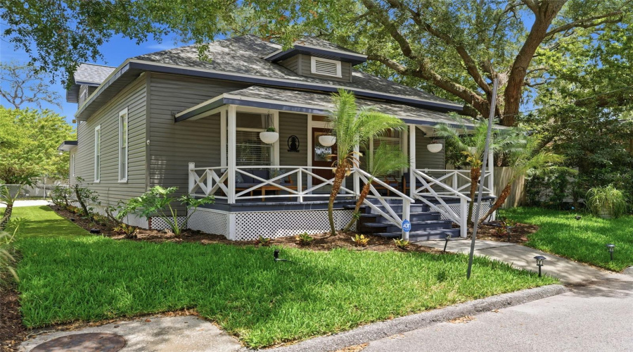 Tampa, Florida 33603, 3 Bedroom Bedrooms, ,2 Bathroombathrooms,Residential,For Sale,Woodrow,0,Mfrtb8511020