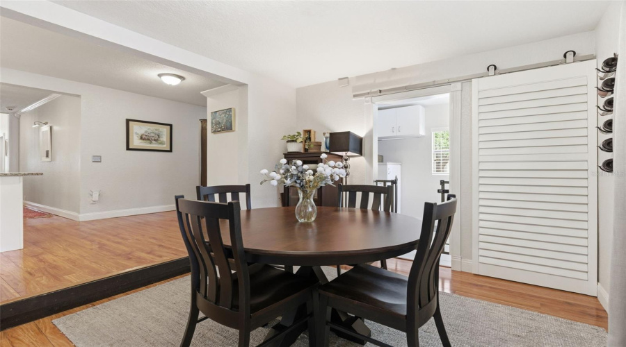 Tampa, Florida 33603, 3 Bedroom Bedrooms, ,2 Bathroombathrooms,Residential,For Sale,Woodrow,0,Mfrtb8511020