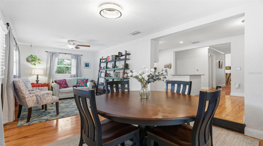 Tampa, Florida 33603, 3 Bedroom Bedrooms, ,2 Bathroombathrooms,Residential,For Sale,Woodrow,0,Mfrtb8511020