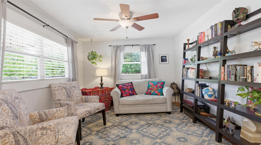 Tampa, Florida 33603, 3 Bedroom Bedrooms, ,2 Bathroombathrooms,Residential,For Sale,Woodrow,0,Mfrtb8511020