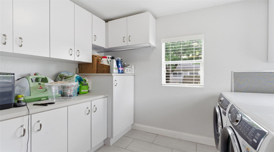 Tampa, Florida 33603, 3 Bedroom Bedrooms, ,2 Bathroombathrooms,Residential,For Sale,Woodrow,0,Mfrtb8511020
