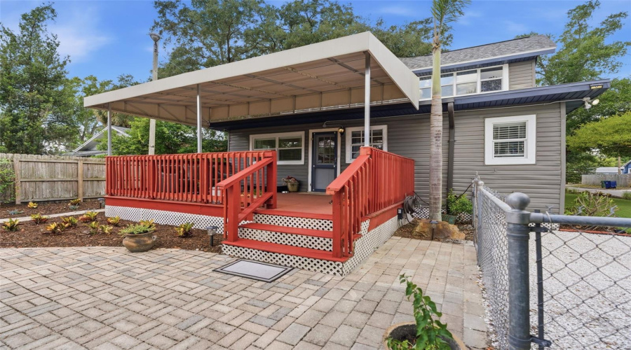 Tampa, Florida 33603, 3 Bedroom Bedrooms, ,2 Bathroombathrooms,Residential,For Sale,Woodrow,0,Mfrtb8511020