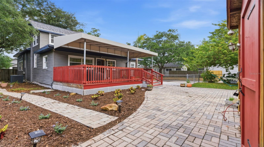 Tampa, Florida 33603, 3 Bedroom Bedrooms, ,2 Bathroombathrooms,Residential,For Sale,Woodrow,0,Mfrtb8511020