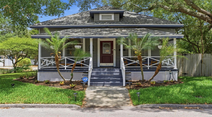 Tampa, Florida 33603, 3 Bedroom Bedrooms, ,2 Bathroombathrooms,Residential,For Sale,Woodrow,0,Mfrtb8511020