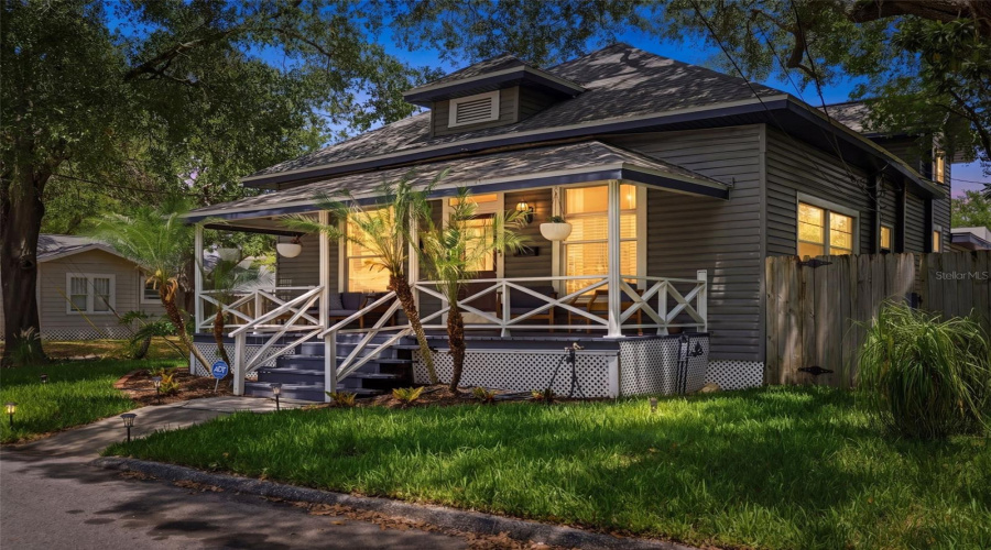 Tampa, Florida 33603, 3 Bedroom Bedrooms, ,2 Bathroombathrooms,Residential,For Sale,Woodrow,0,Mfrtb8511020
