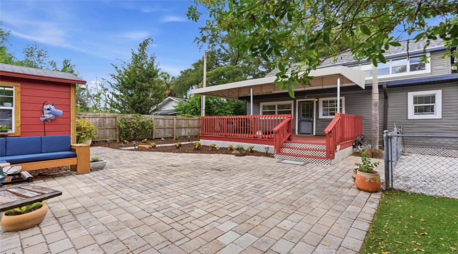 Tampa, Florida 33603, 3 Bedroom Bedrooms, ,2 Bathroombathrooms,Residential,For Sale,Woodrow,0,Mfrtb8511020