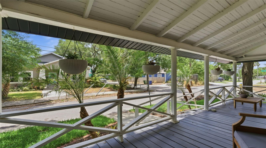 Tampa, Florida 33603, 3 Bedroom Bedrooms, ,2 Bathroombathrooms,Residential,For Sale,Woodrow,0,Mfrtb8511020