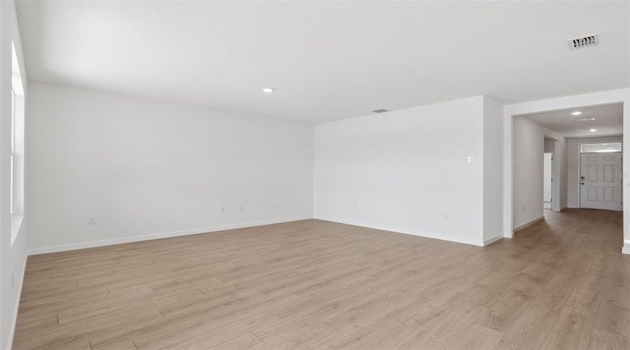 Apopka, Florida 32712, 3 Bedroom Bedrooms, ,2 Bathroombathrooms,Residential,For Sale,Marshelder,0,Mfro6420879